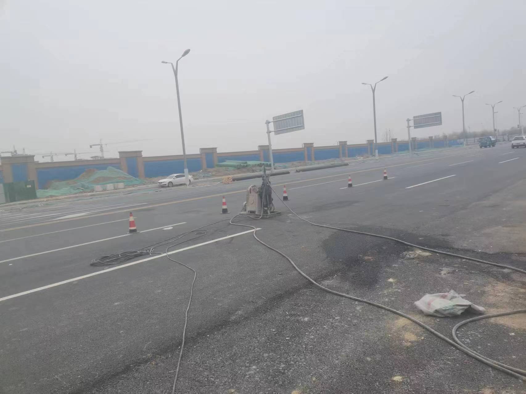 吊罗山乡马路注浆